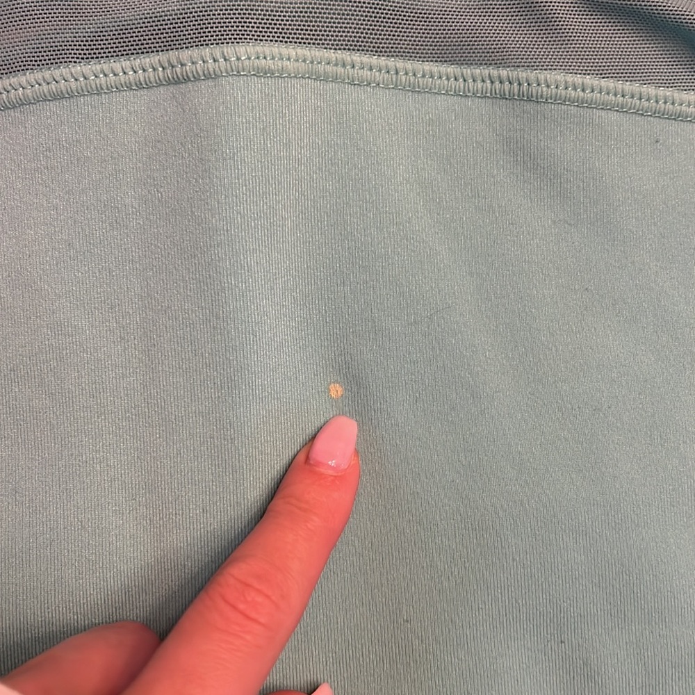 Lululemon Tank wet dry warm - Picture 3 of 5